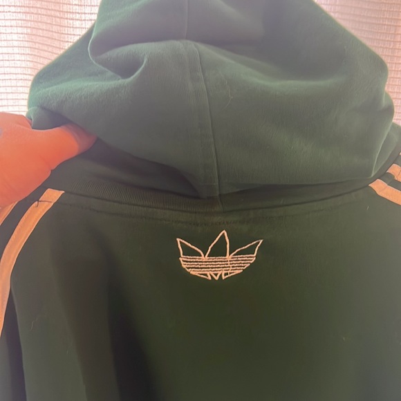 Cropped adidas sweater - Picture 2 of 2